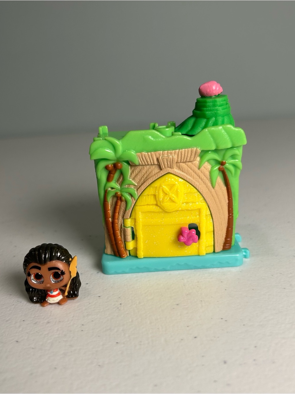 Disney Dorables Moana’s Hut & Character Connectible & Collectible